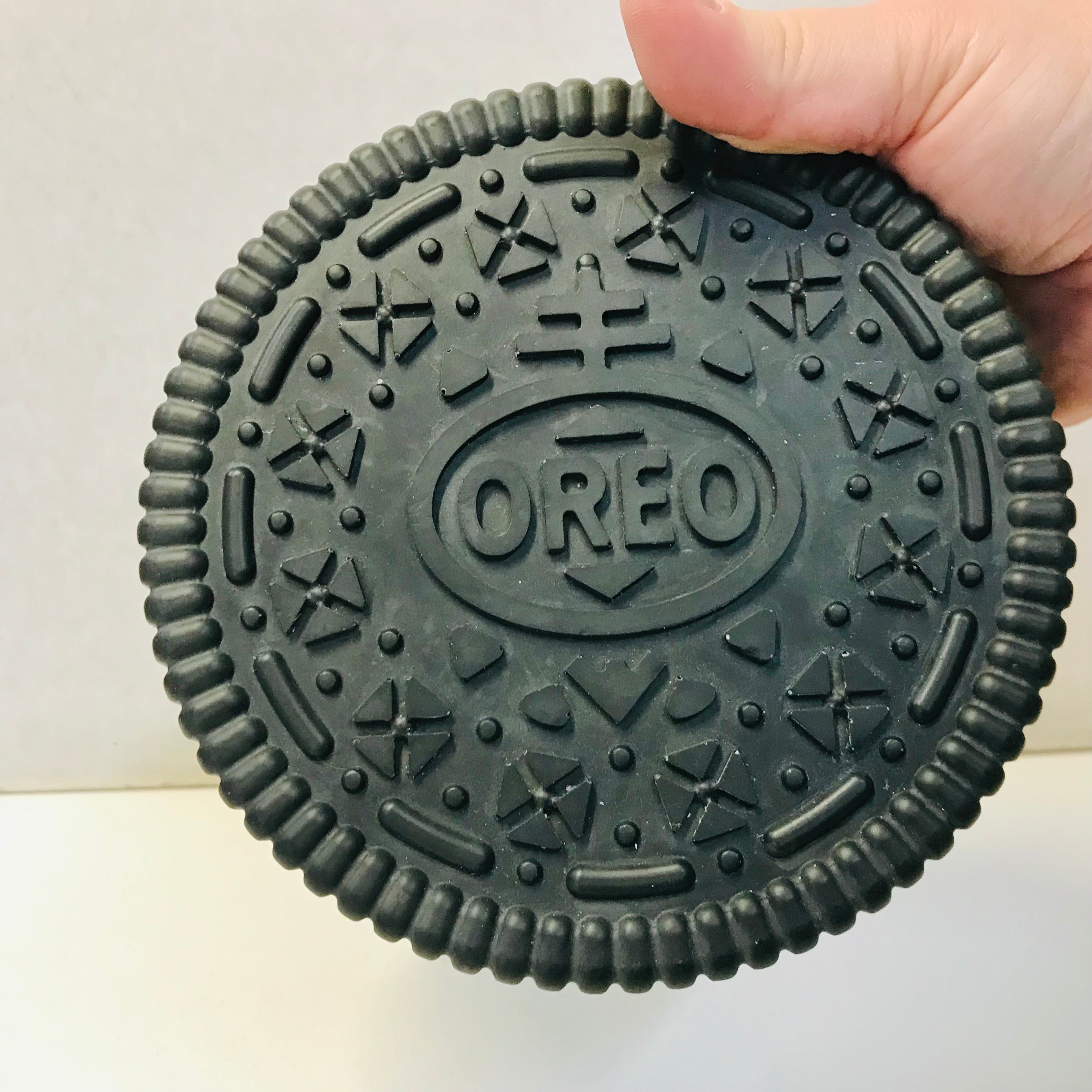 Eco Resin 3D Oversized Oreo Cookie